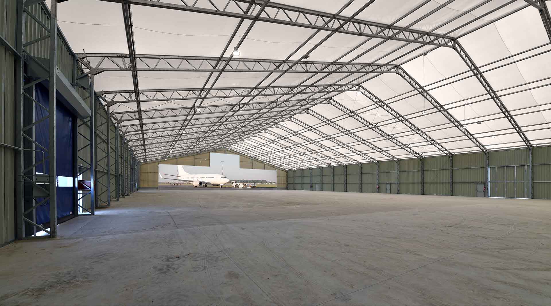 Interior de un hangar